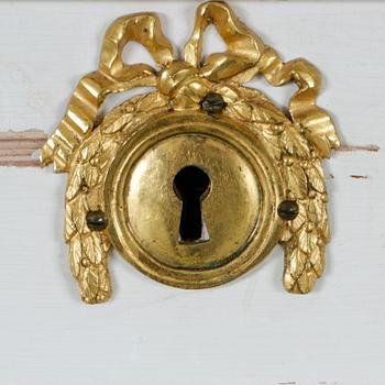 BYRÅ, gustaviansk stil, 1900-talets första hälft.