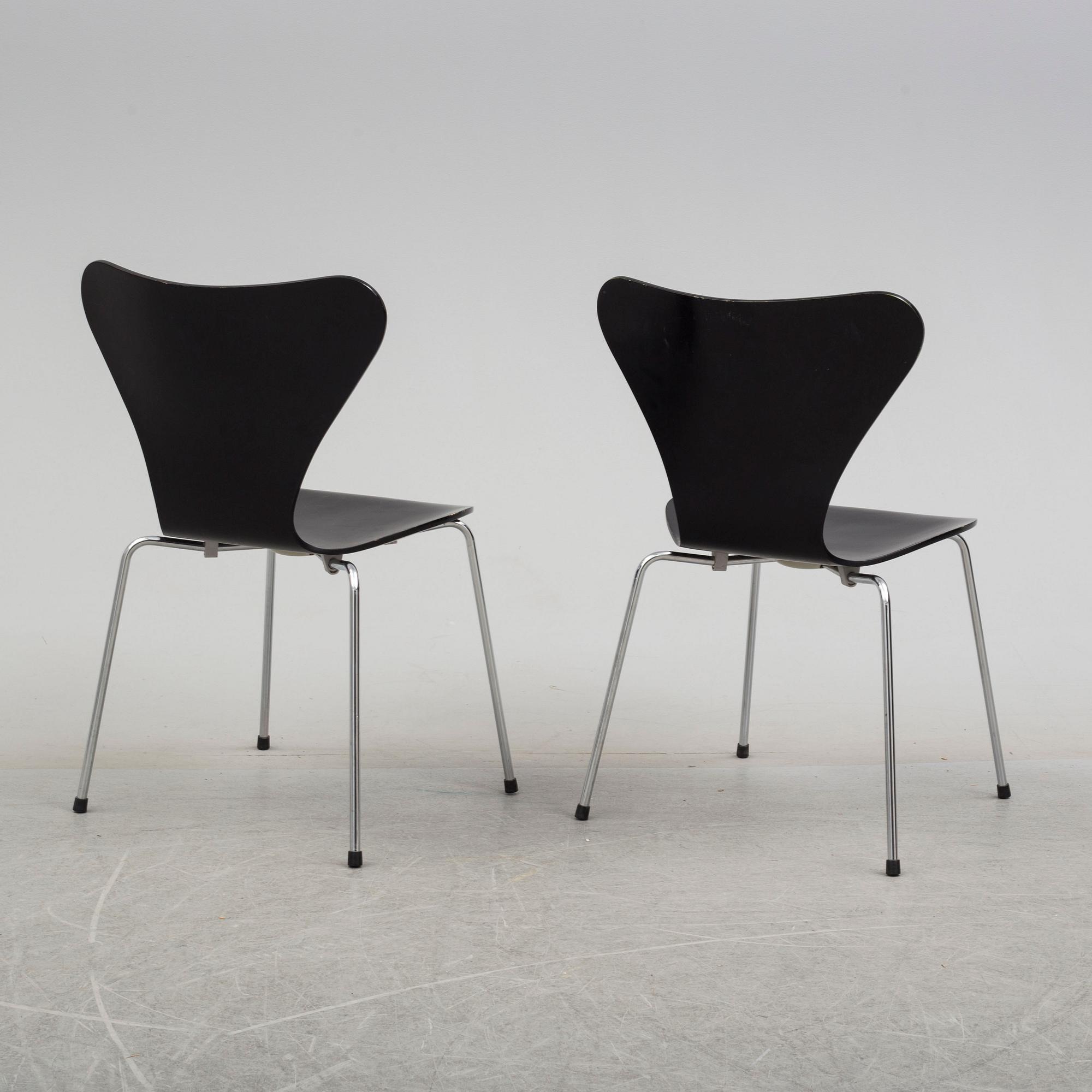 ARNE JACOBSEN, stolar, 6 st, "Sjuan", Fritz Hansen, 1984.
