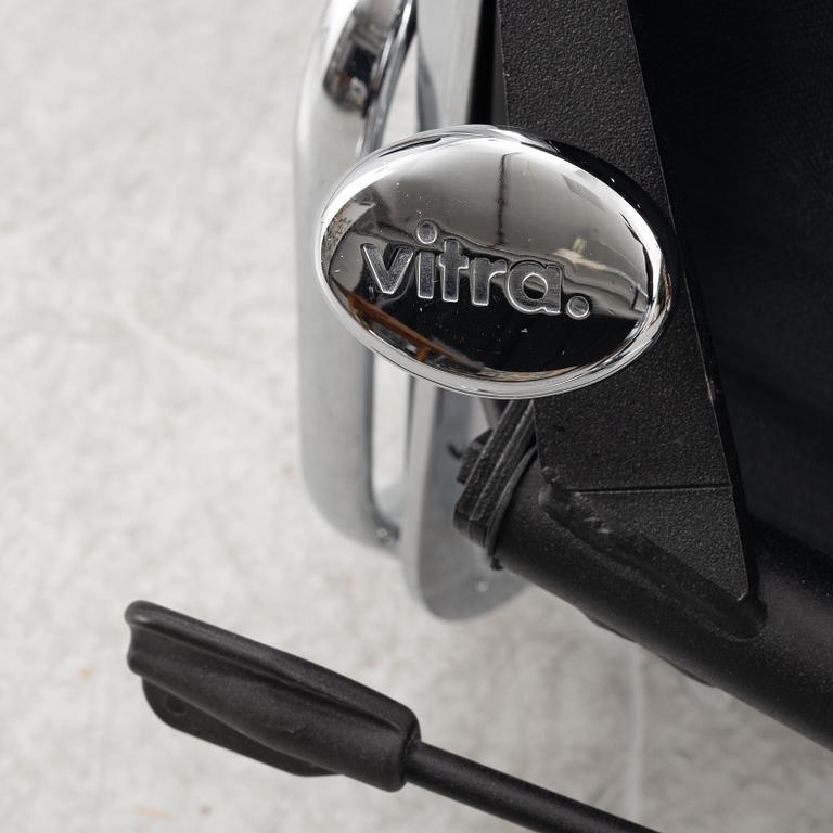 Charles & Ray Eames, karmstol, EA 117, Vitra.