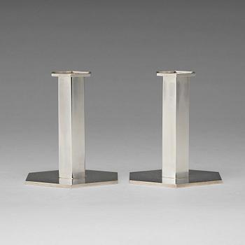 149. Wiwen Nilsson, a pair of sterling candlesticks, Lund 1964 and 1968.