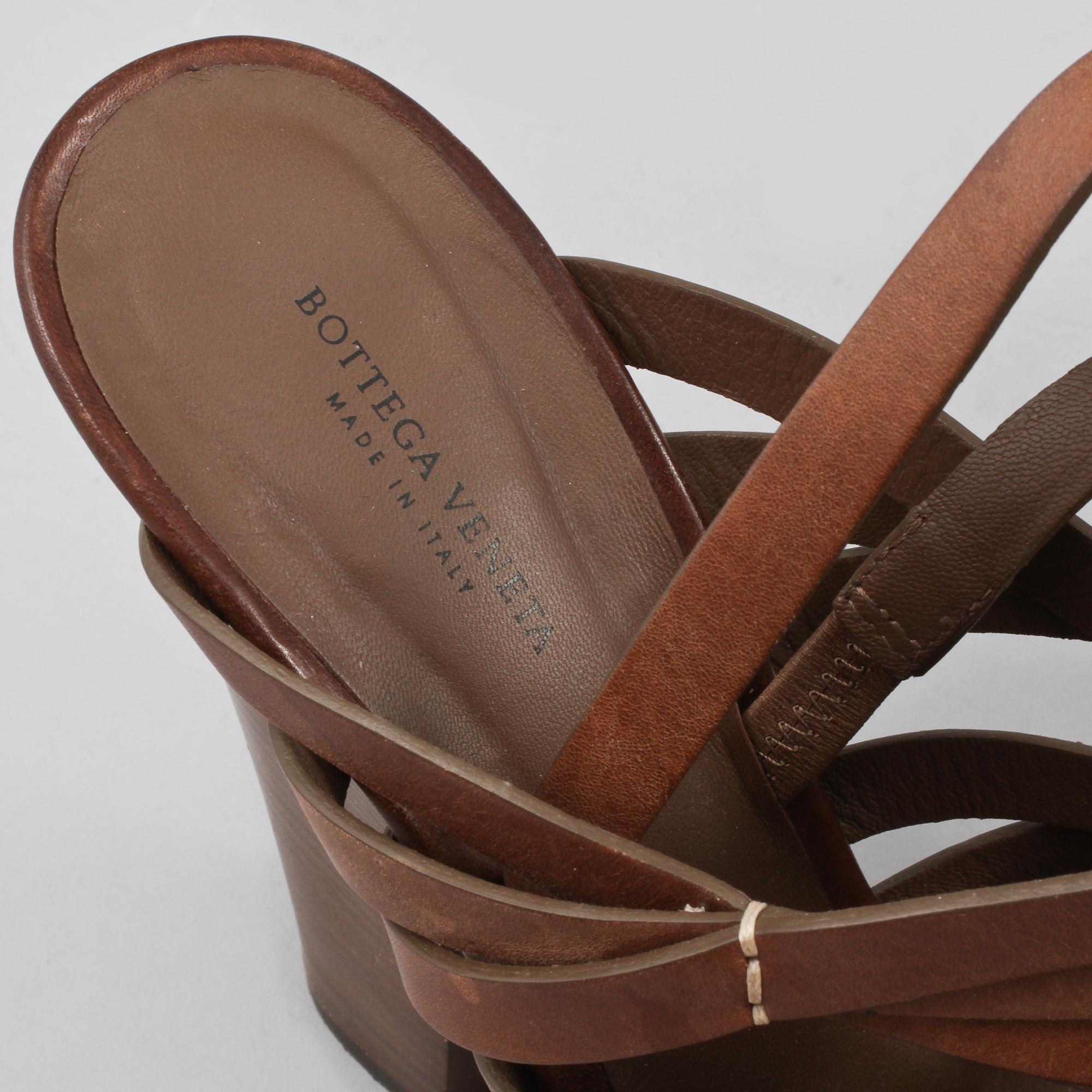 SKOR, Bottega Veneta.