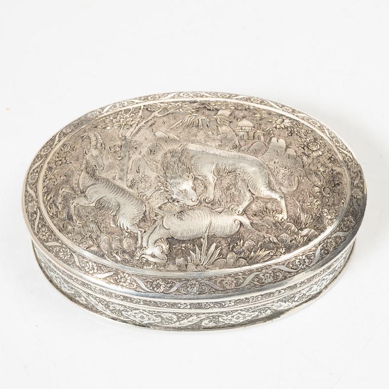 Ask med lock, silver, Persien (Iran), sen Qajardynasti / tidigt 1900-tal.