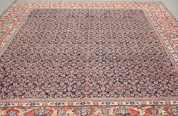 Matto, semi-antique West persian, ca 382,5 x 302 cm.