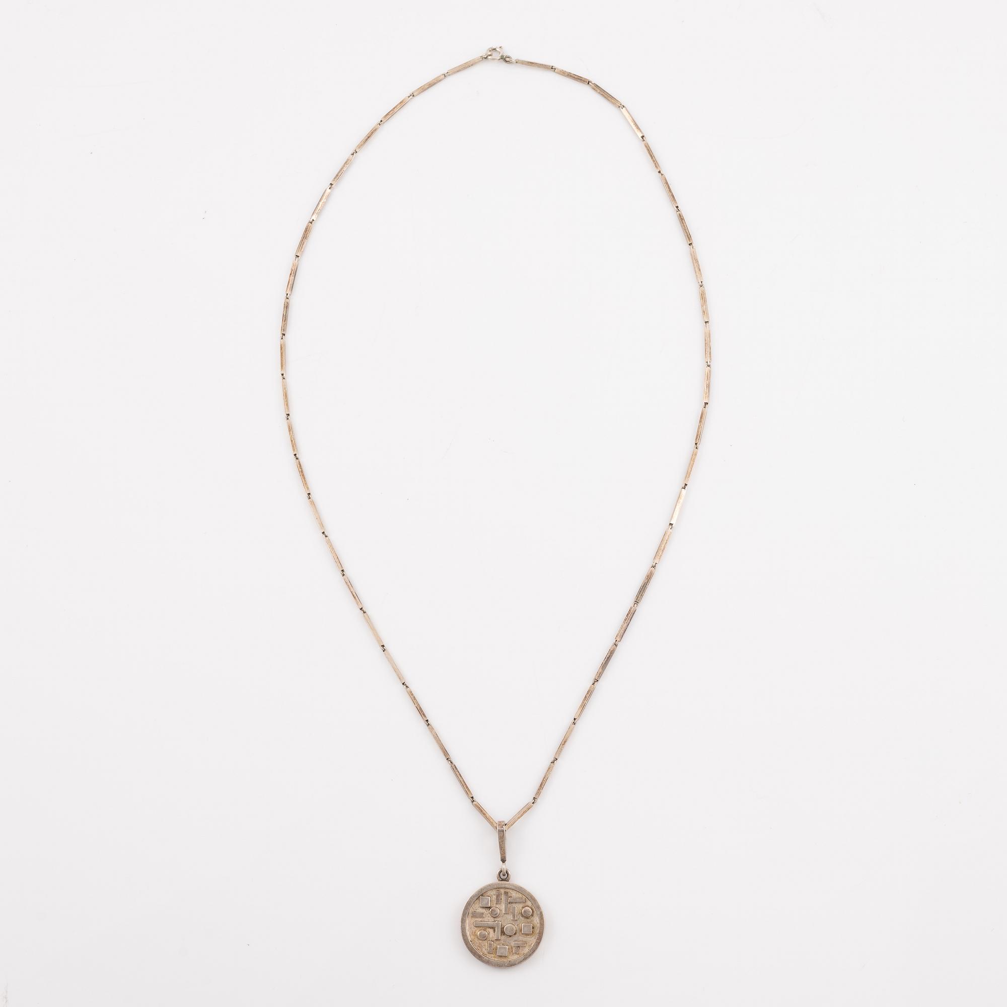 Claës E. Giertta, hänge med kedja, silver, Stockholm 1967.