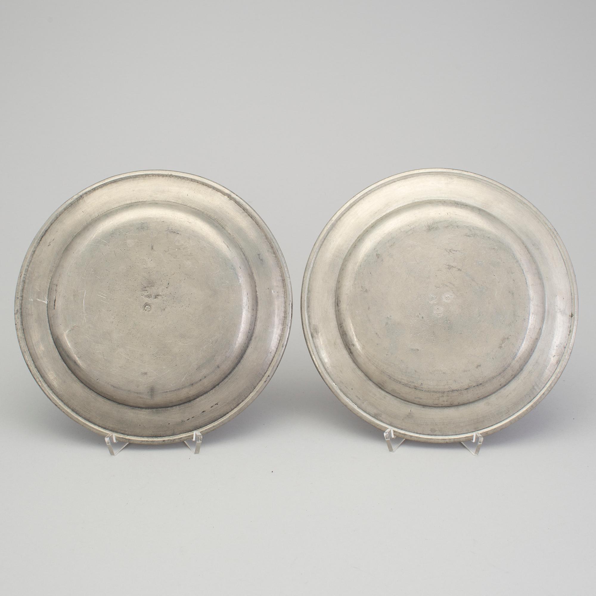 TENNFAT, 3 st. Otydliga stämplar, troligen Tyskland, 1700-tal/1800-talets början.
