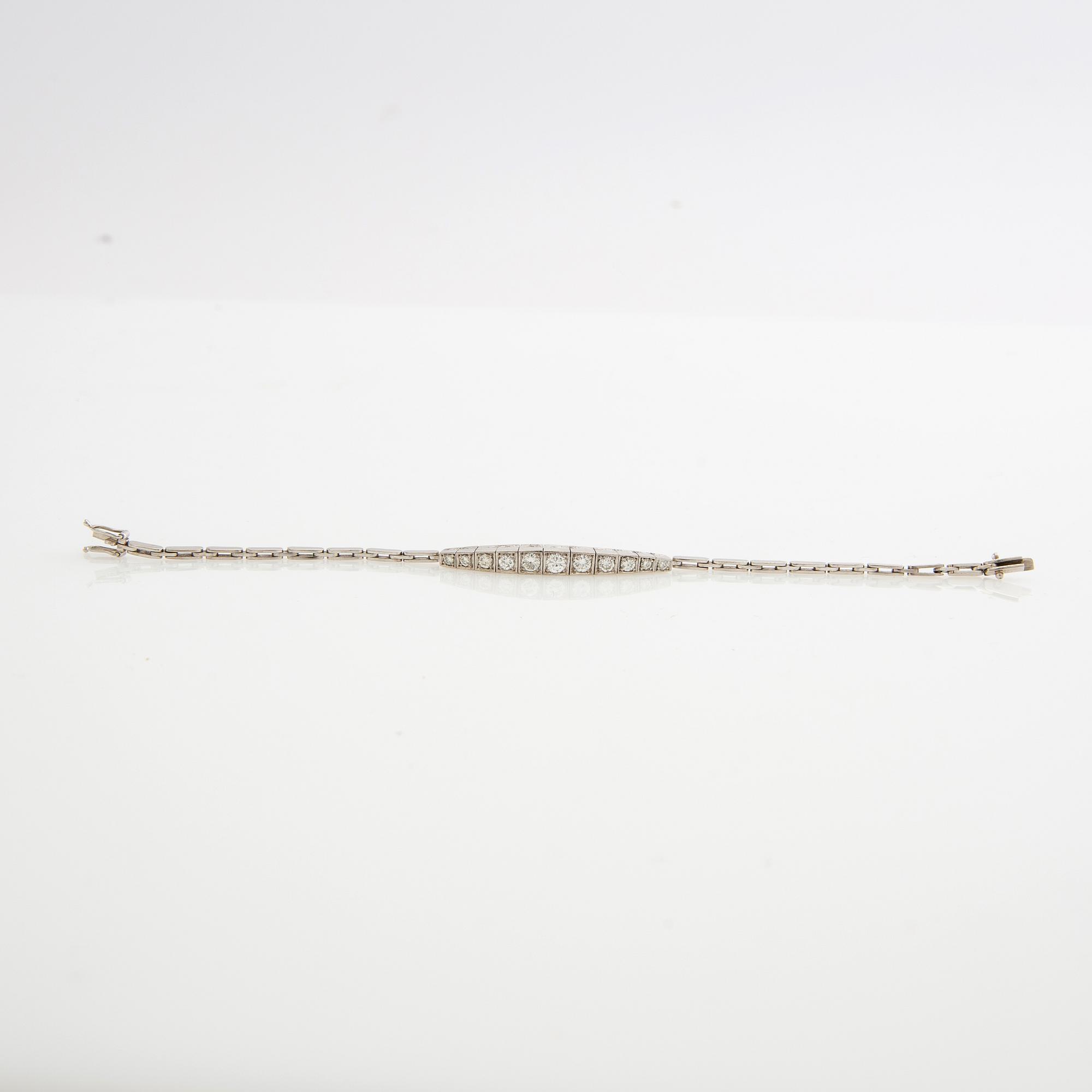 Armband, 18k vitguld med briljantslipade diamanter.