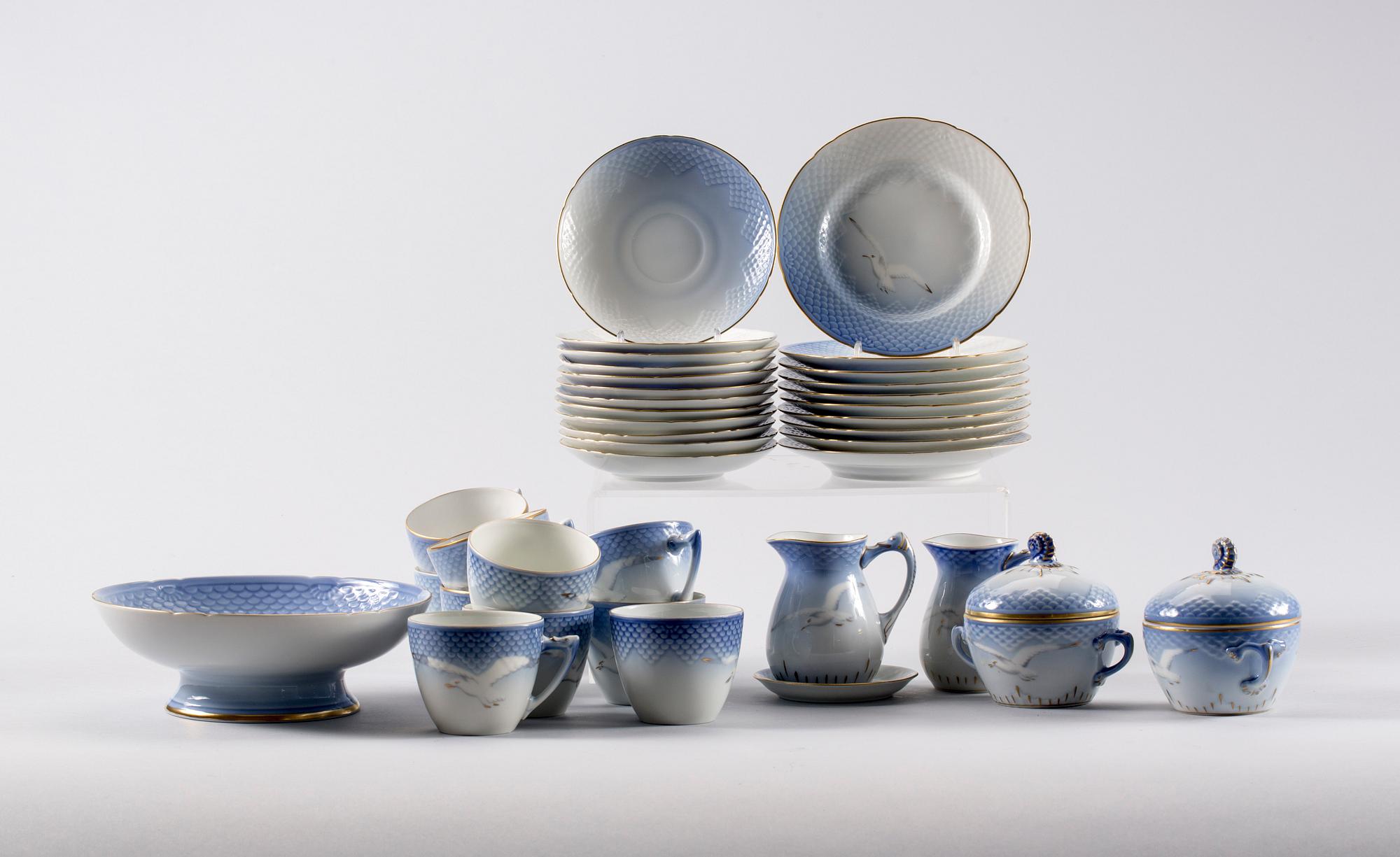 KAFFESERVIS, 48 delar, porslin, "Blå Måsen", Bing & Gröndal, Danmark, 1900-talets andra hälft.