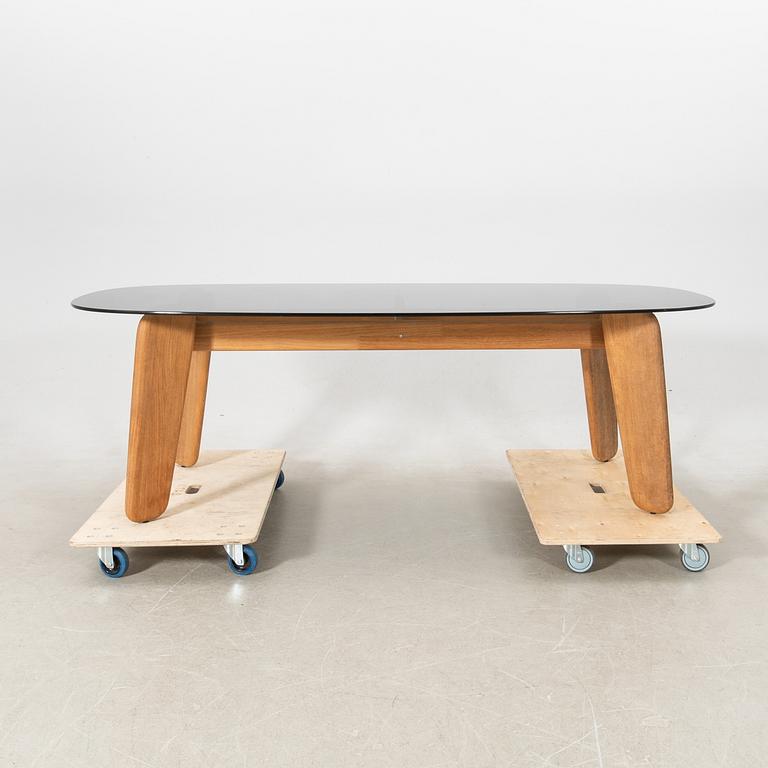 Matbord, "Dune" Gloster Västafrika modern tillverkning.