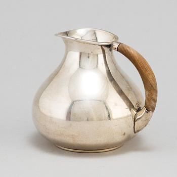 A sterling silver jug, Nordisk Silverkonst, Helsingborg 1948.