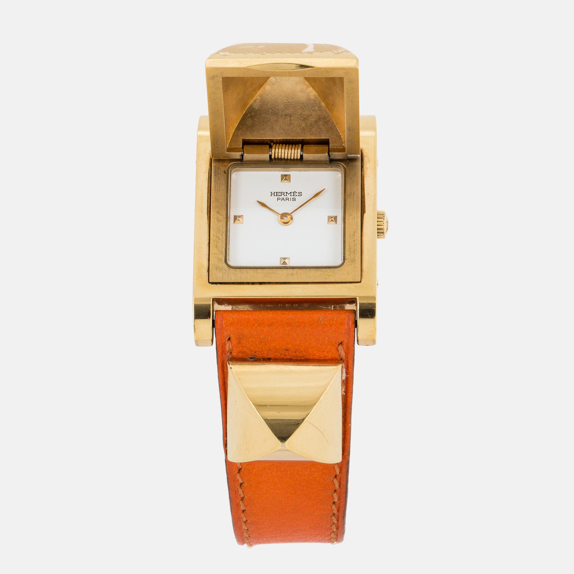 HERMÈS, "Medor", wristwatch, 23 x 32 mm.