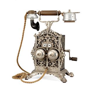 712. A Norwegian table telephone by Elektrisk Bureau, Kristiania, 19th Century.