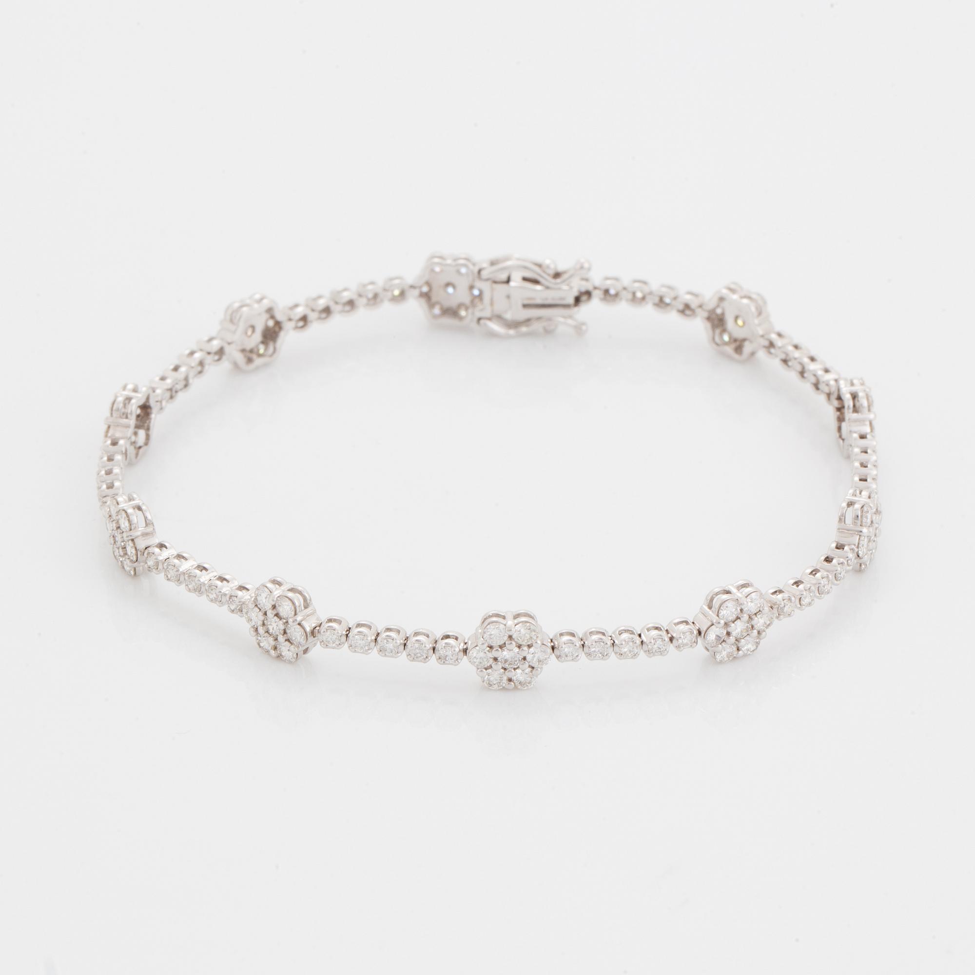 Armband med briljantslipade diamanter.