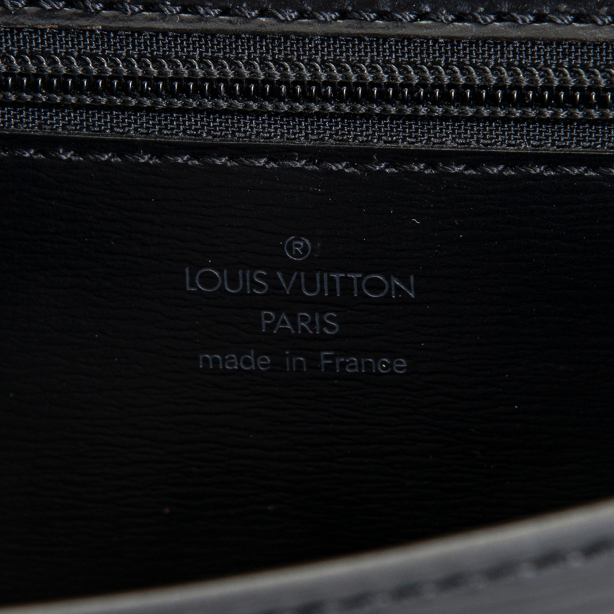 Louis Vuitton "Arche" pochette/ väska.