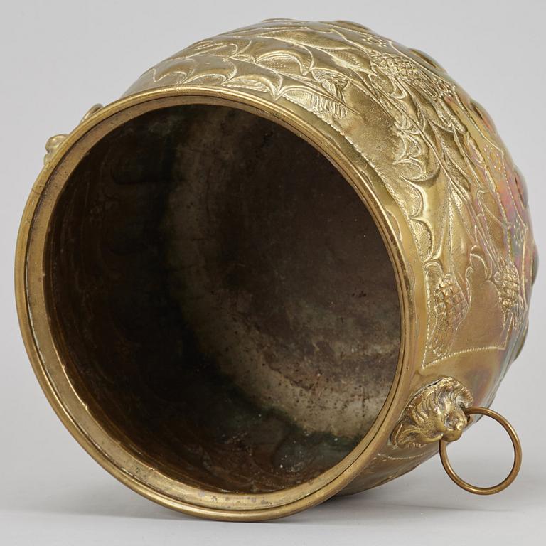 URNA, mässing 1800-tal.