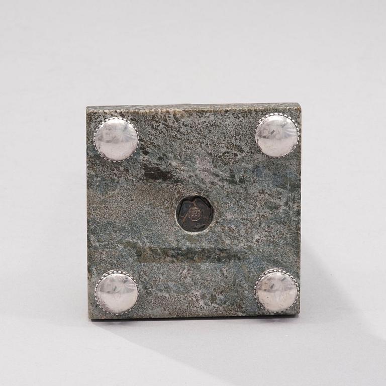 LJUSSTAKE, marmor, silvermonteringar, stämplad A. Tillander Helsingfors 1928.