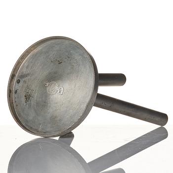 Nils Fougstedt, "Pipvasen", modell "A1208", Firma Svenskt Tenn, Stockholm 1930.
