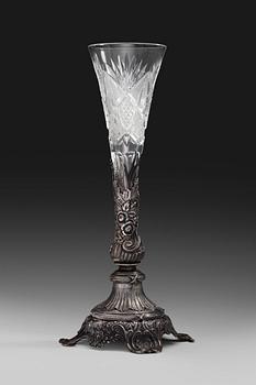 225. A VASE,  84 silver, cut chrystal. Fabergé Moskva 1899-1914. Control master Ivan Lebedkin. Höjd 36 cm.