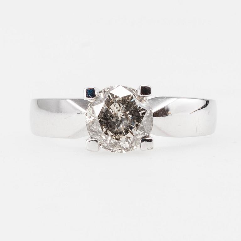 RING, vitguld 14K, Morris Lindblom, briljantslipad diamant, ca 1,40 ct. Vikt 5,4 g.