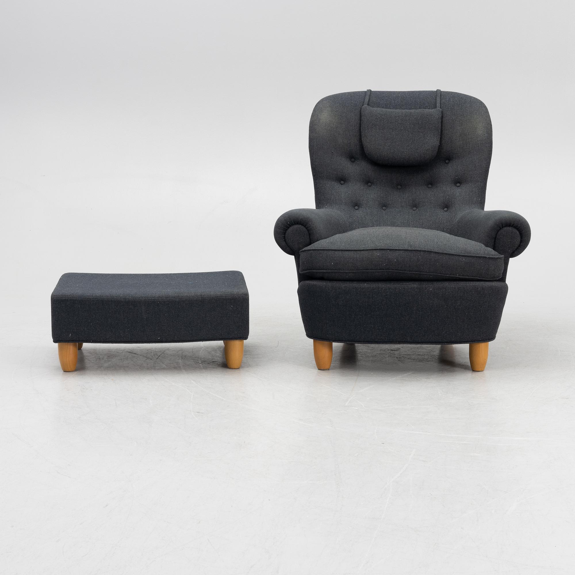 Carl Malmsten, fåtölj med fotpall, "Jättepaddan", O.H. Sjögren.