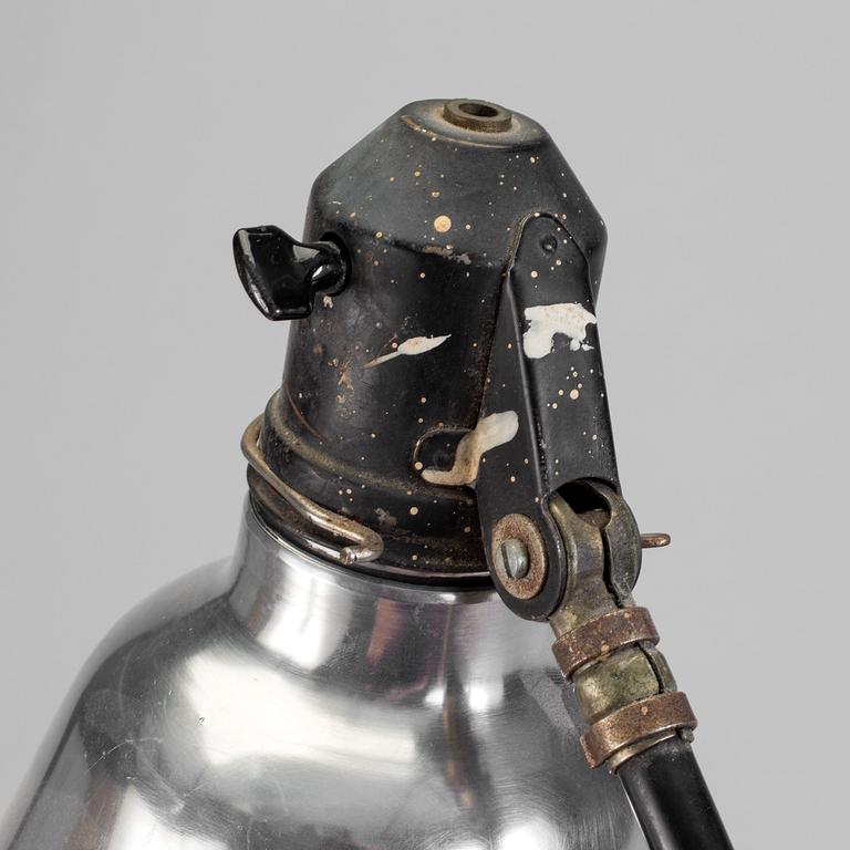 SKRIVBORDSLAMPA. Industri 1900-talets första hälft.