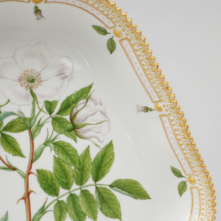 A porcelain plate, "Flora Danica", Royal Copenhagen, Denmark, from the latter half of the 20th century.