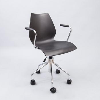 SKRIVBORDSSTOL, "Maui", Vico Magistretti, Kartell.