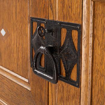 A Cabinet ny NK verkstäder from the early 20th century.