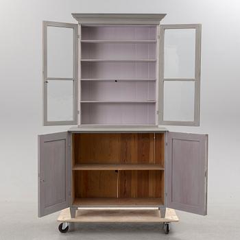 A first half of the 20th century display cabinet.