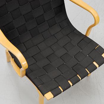 Bruno Mathsson, fåtöljer, ett par, "Eva", Firma Karl Mathsson, respektive Bruno Mathsson International, Värnamo.