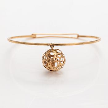 Liisa Vitali, A 14K gold bracelet "Leppäkerttu". Westerback, Helsinki 1969.