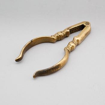 NÖTKNÄPPARE, mässing, England, 1700-tal.