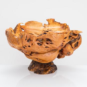 A 20th century burr wood bowl..