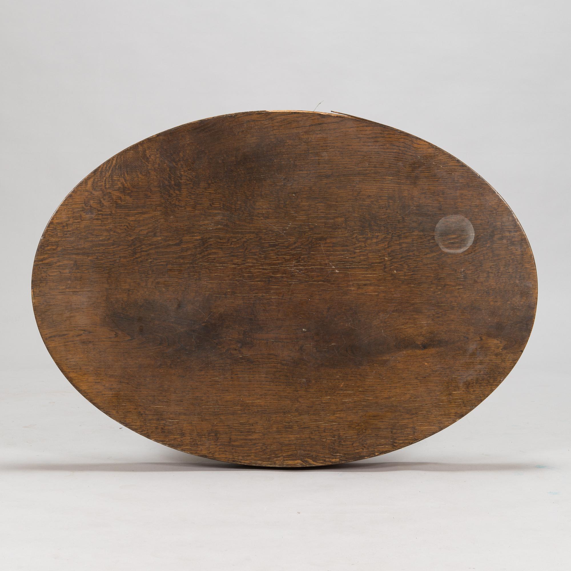 Eliel Saarinen, pöytä ja tuoleja, 4 kpl, Huonekaluliike Mikko Nupponen 1900-luvun alku.