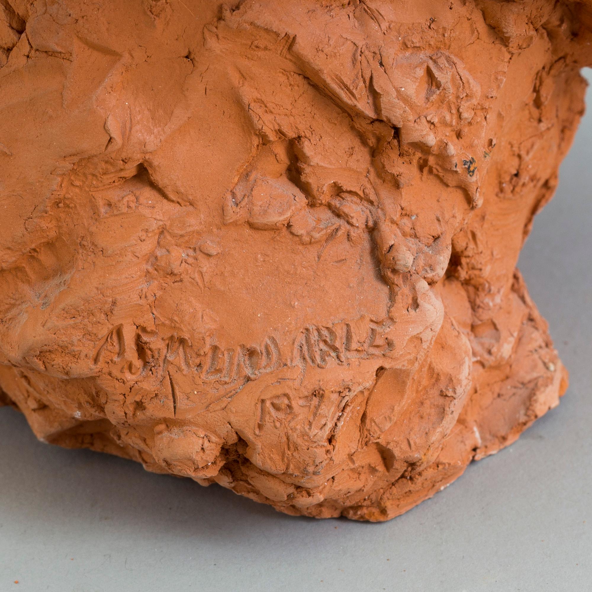 ASMUND ARLE, Skulptur, terracotta, signerad Asmund Arle och daterad 1977.