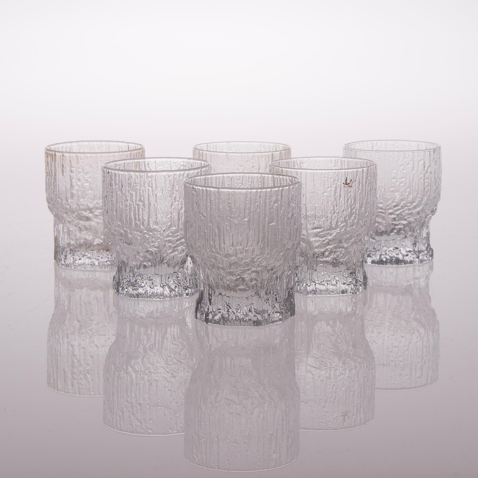A Set of 20 Aslak Glasses by Iittala 1970-88.