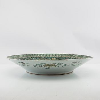 A famille noir dish, late Qing dynasty/around 1900.