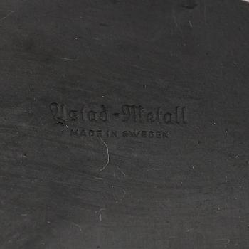 KLÄDHÄNGARE, lackerad metall, Ystad Metall, 1900-talets andra hälft.