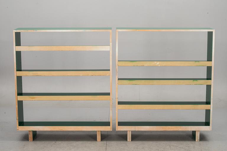 BOKHYLLOR, 2 st, Modell 1142, Josef Frank,  Firma Svenskt Tenn.