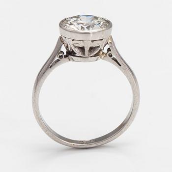 A platinum ring with a ca 2.45 ct brilliant cut diamond.