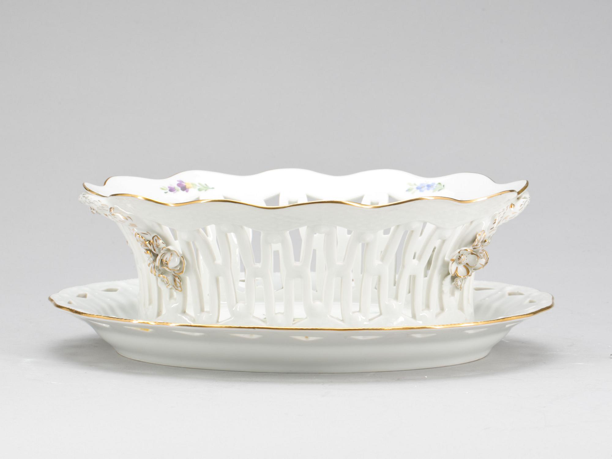 GALLERSKÅL med FAT, "Sachsisk blomst", Royal Copenhagen.