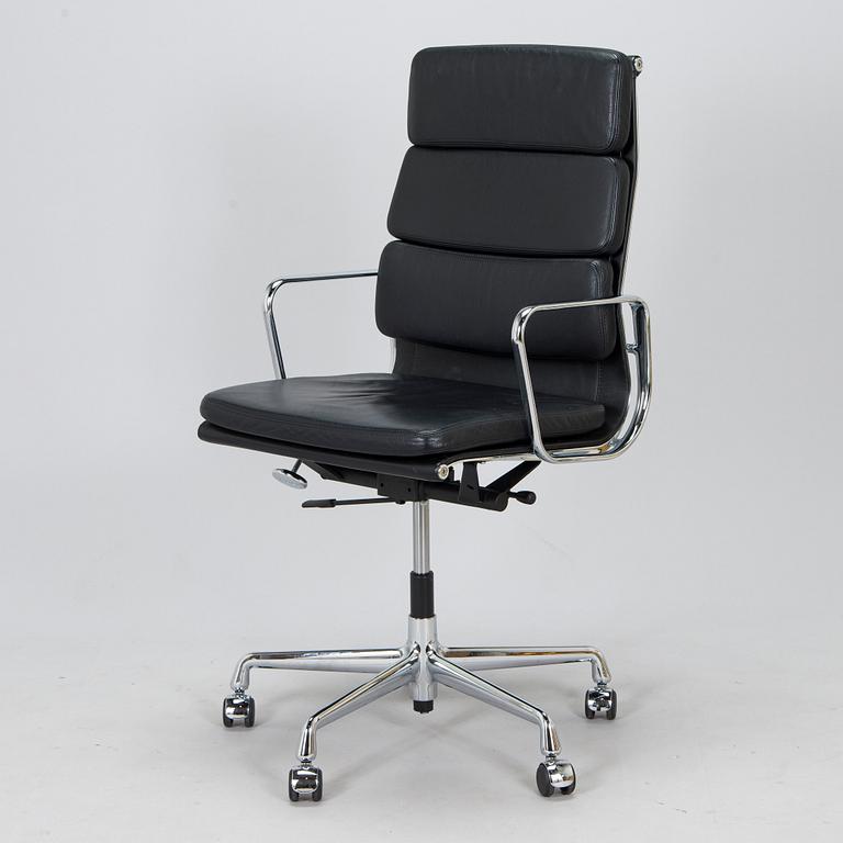 Charles & Ray Eames, a 21st Century "Soft Pad Chair EA 219, high backrest" office chair, Vitra.