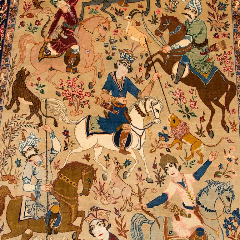 A semi-antique Isfahan rug, central Persia, approx. 243 x 151 cm.