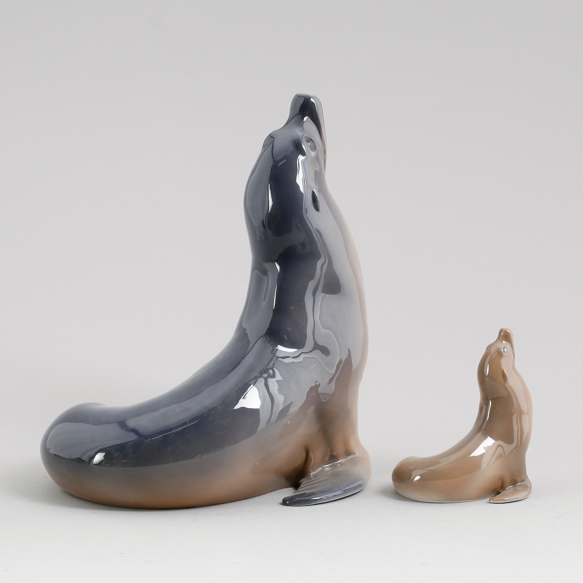 FIGURINER, 2 st, Royal Copenhagen, 1900-talets andra hälft.