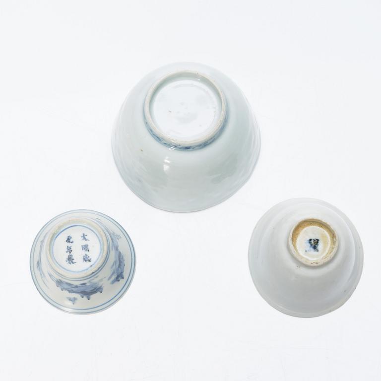 Three blue and white cups, Ming dynasty (1368-1644).