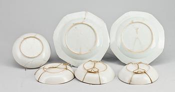 TALLRIKAR, 2 st samt  SKÅLFAT, 4 st, porslin. Kina 1700/1800-tal.