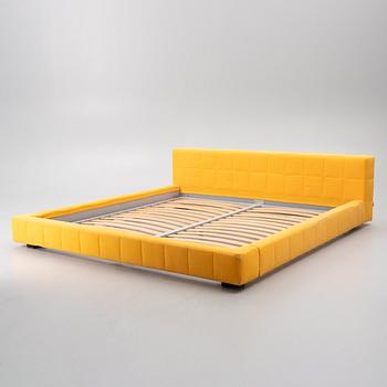 Giuseppe Viganò, a 'Squaring' bed, Bonaldo, Italy.