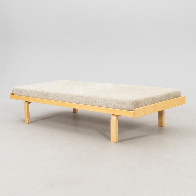 Alvar Aalto, dagbädd, modell 710, Artek, Finland.