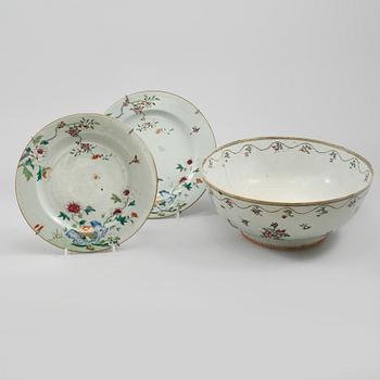 BÅLSKÅL samt TALLRIKAR, 2 st, porslin, Kina, 1700-tal.