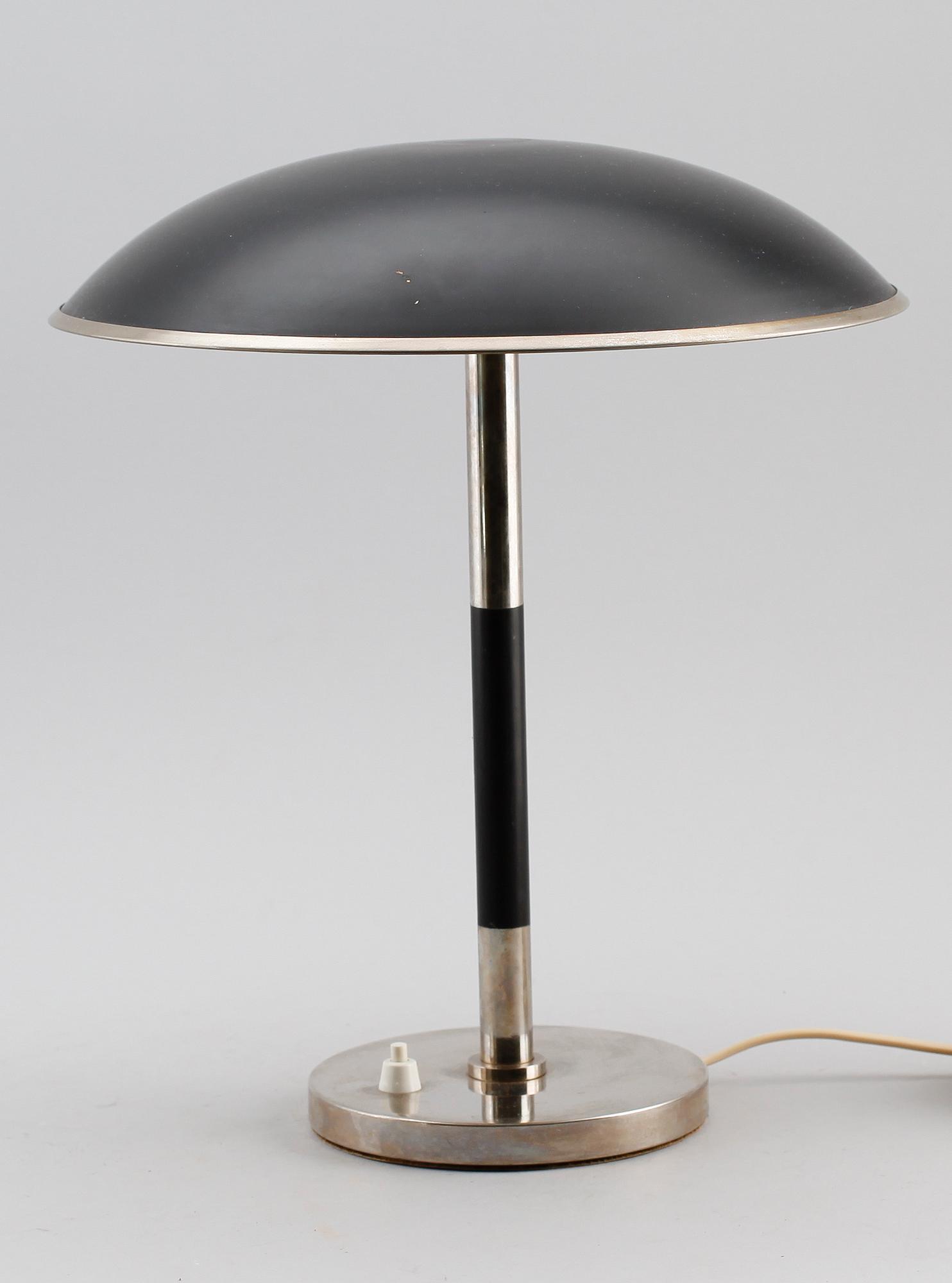 BORDSLAMPA, 1900-talets första hälft.