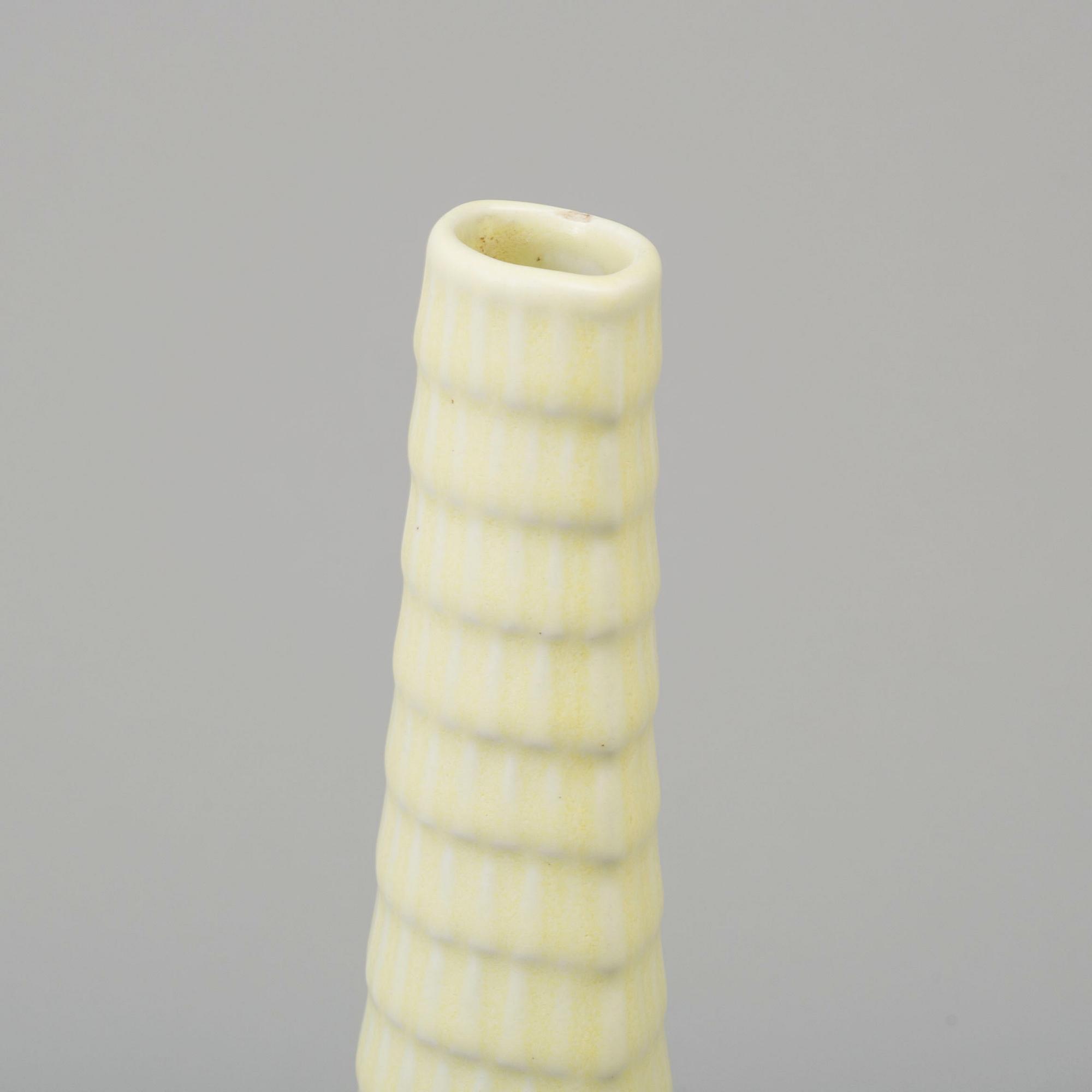 STIG LINDBERG, vas och skålar, tre delar, stengods, "Reptil", Gustavsberg.